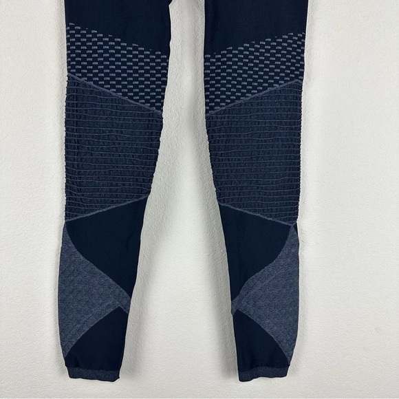 Spanx Blue Moto Seamless Leggings Size Large - Picture 2 of 4